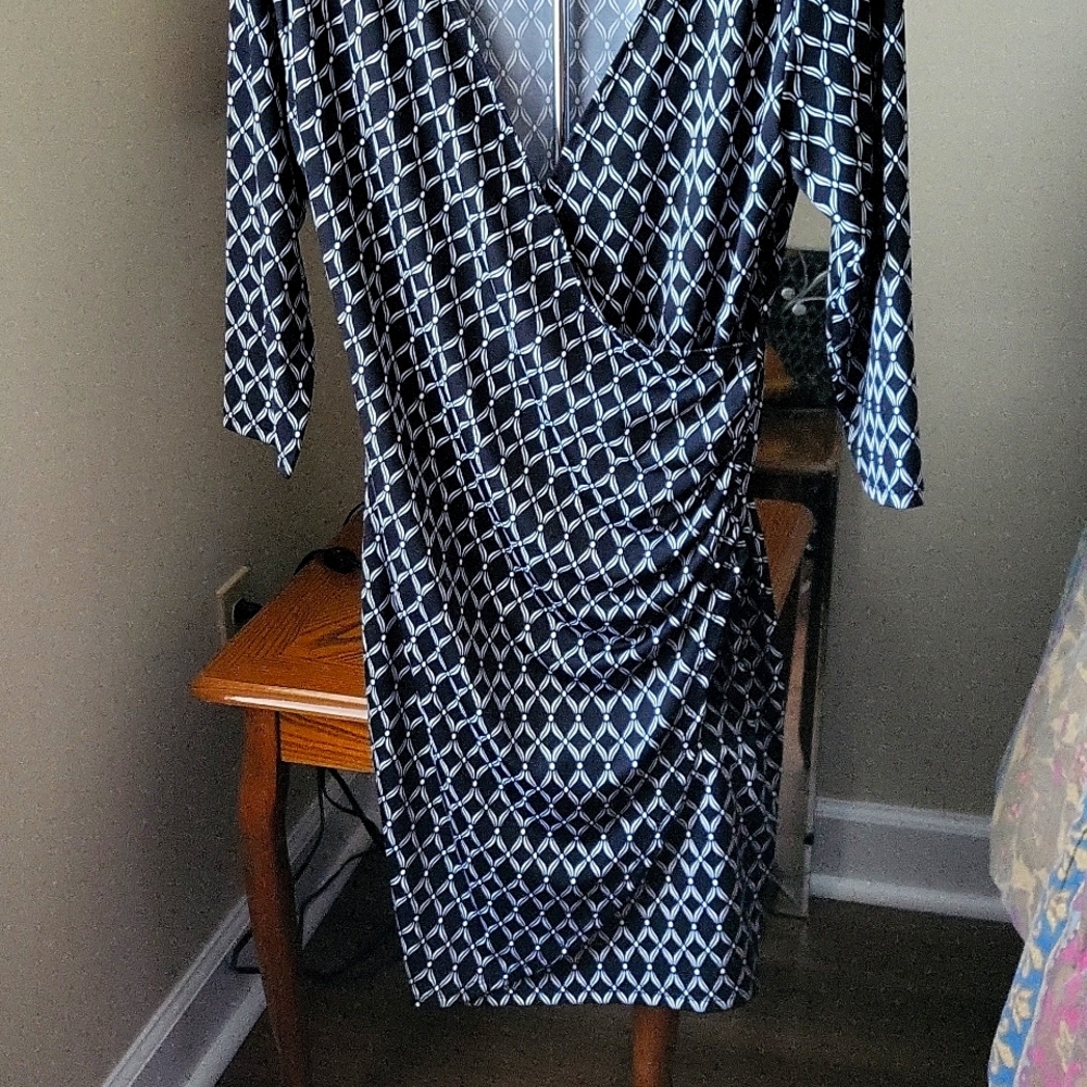 AaStudio size 12, black and white